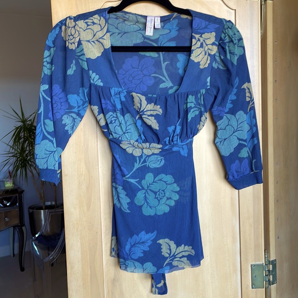 Women’s shirt
